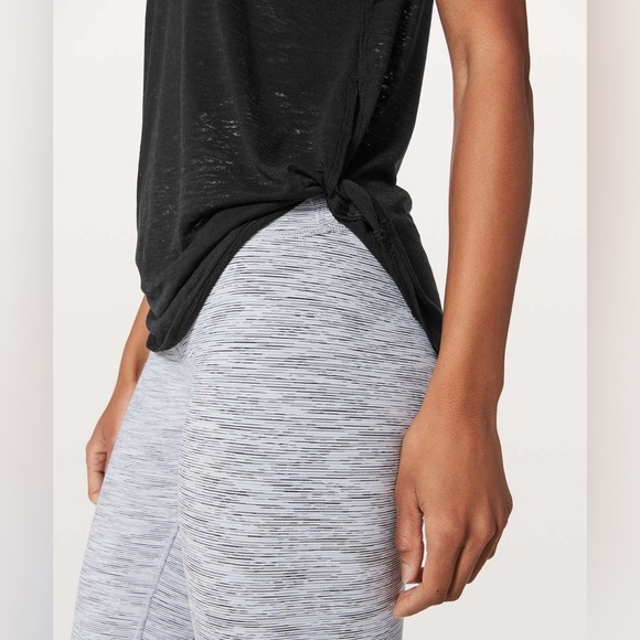 Lululemon Round Two Tank in Black Size 8. - Picture 7 of 8